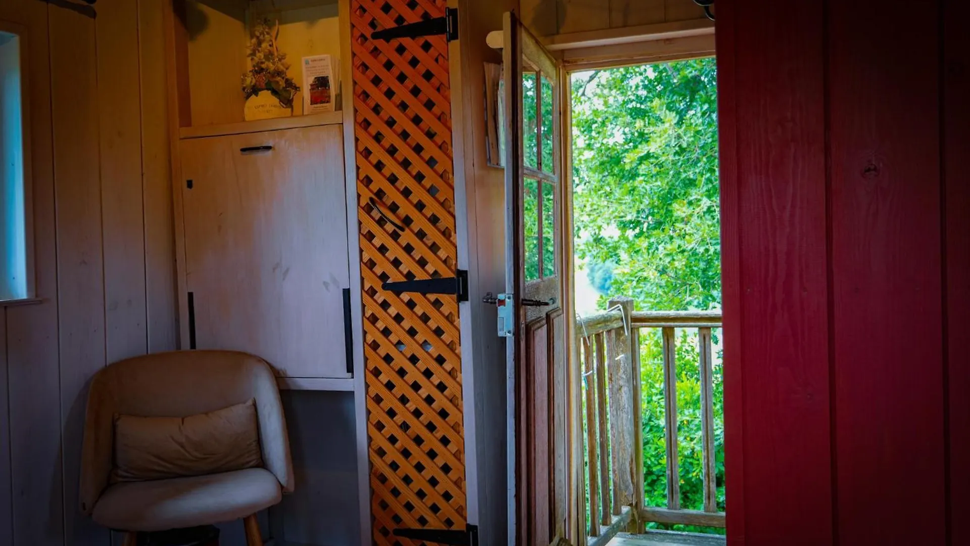 ベッド・アンド・ブレックファスト Gite Chambre D'Hotes Insolite Dans Un Pigeonnier A 5 Minutes De Marciac Gers Monlezun